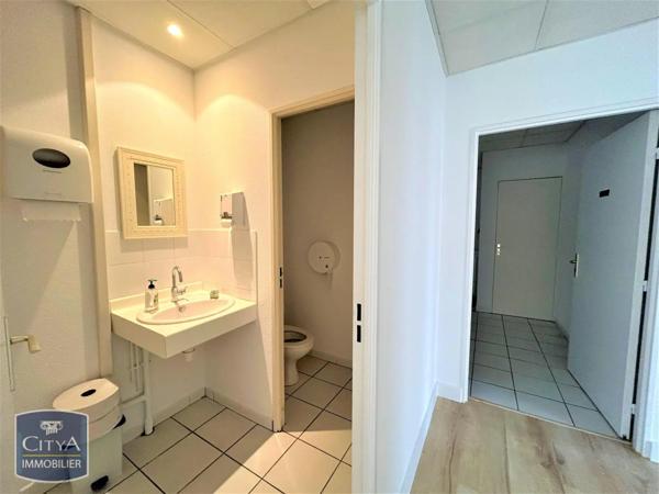 Local professionnel à louer 18.24m²