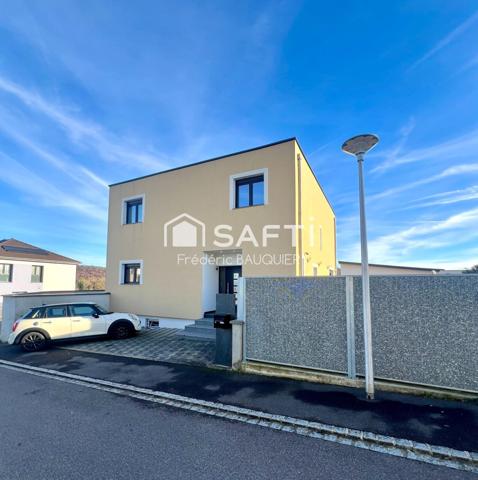 Maison contemporaine 4 chambres, sous sol complet et piscine