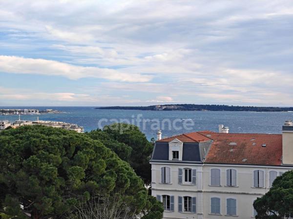 Maison à vendre 6 pièces CANNES (06), 400 mètres de la plage, vue mer, garage...