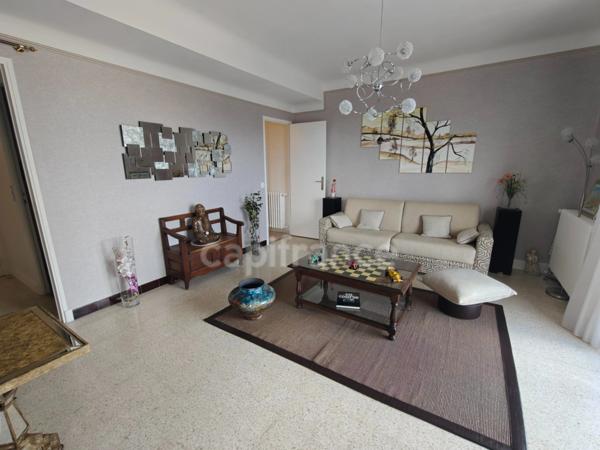 Maison à vendre 6 pièces CANNES (06), 400 mètres de la plage, vue mer, garage...