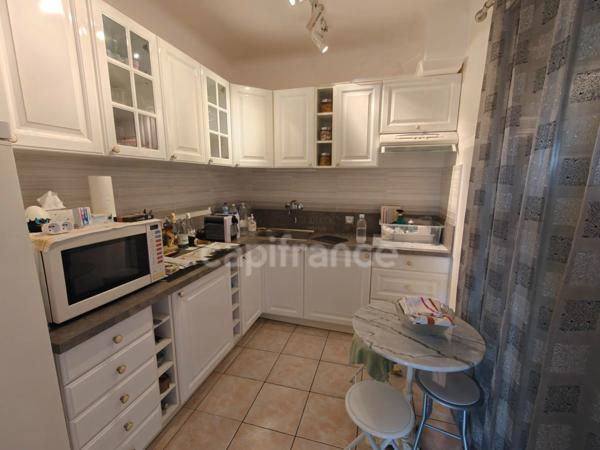 Maison à vendre 6 pièces CANNES (06), 400 mètres de la plage, vue mer, garage...