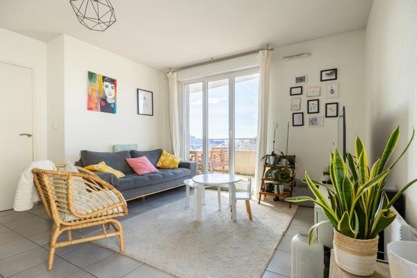 Dernier étage – T4 lumineux avec terrasse 32 m² – Marseille 13e Lacordaire – Résidence fermée – Parking