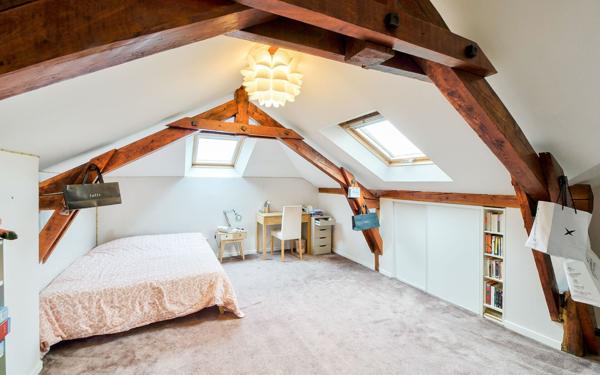 Maison à vendre    5 pièces •  Écully