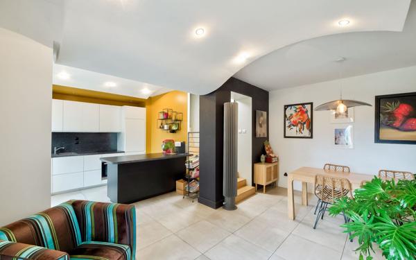 Maison à vendre    5 pièces •  Écully