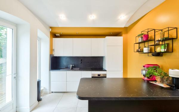 Maison à vendre    5 pièces •  Écully