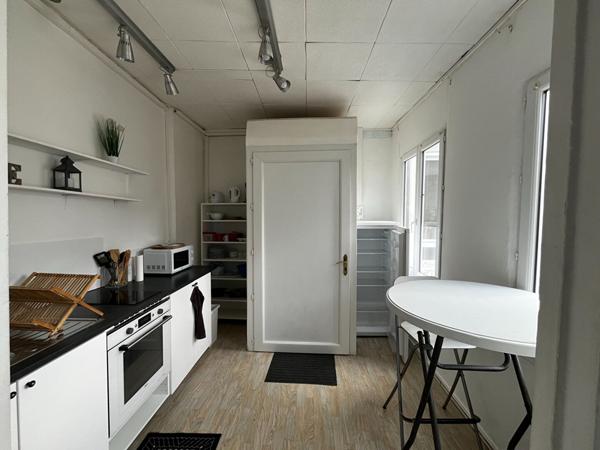 A LOUER STUDIO MEUBLE EN PLEIN CENTRE VILLE DE ST QUENTIN 02100