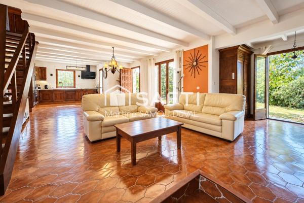 Maison familiale de 152m2 sur un terrain 580m2, beaux volumes et fort potentiel