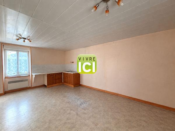 Maison en pierre à rénover - Potentiel de 100m2 - Jardin - Calme - CROSSAC