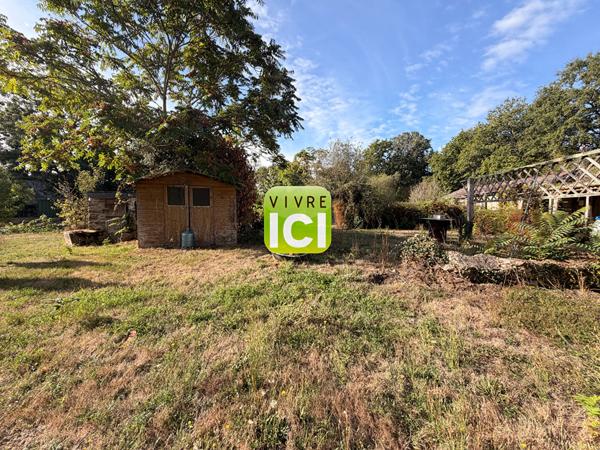 Maison en pierre à rénover - Potentiel de 100m2 - Jardin - Calme - CROSSAC