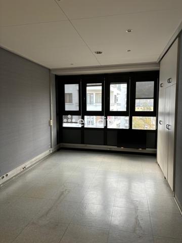 Bureau 9 pièces - 189 m²