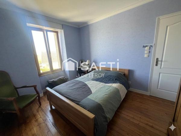 Maison de village, située à SAINT-LEGER (53480), 122 m² habitables