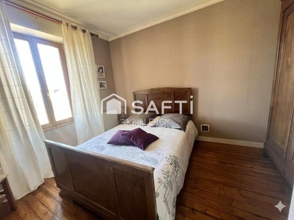 Maison de village, située à SAINT-LEGER (53480), 122 m² habitables