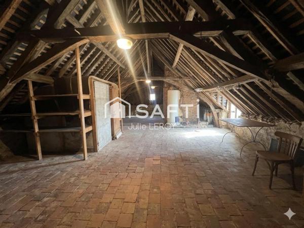 Maison de village, située à SAINT-LEGER (53480), 122 m² habitables