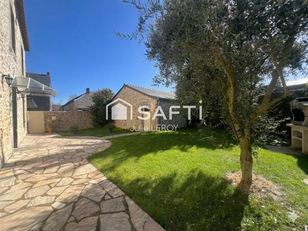 Maison de village, située à SAINT-LEGER (53480), 122 m² habitables