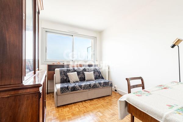 Appartement COURBEVOIE - 3 pièces avec balcon de 7,45 m²