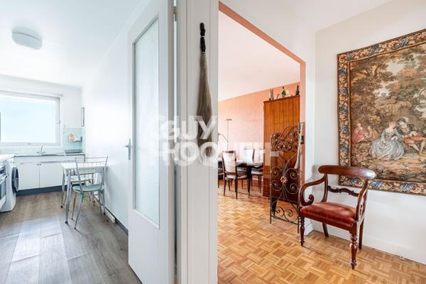 Appartement COURBEVOIE - 3 pièces avec balcon de 7,45 m²