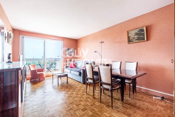Appartement COURBEVOIE - 3 pièces avec balcon de 7,45 m²