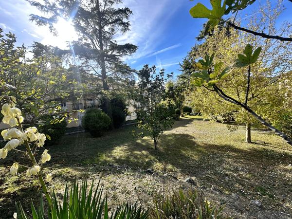 Villeneuve-Loubet (06270) VILLENEUVE LOUBET GRANGE RIMADE - VILLAGE A PIED DERNIER ETAGE VASTE APPARTEMENT DE CARACTERE DE 85 M² - TRAV