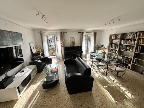 Villeneuve-Loubet (06270) VILLENEUVE LOUBET GRANGE RIMADE - VILLAGE A PIED DERNIER ETAGE VASTE APPARTEMENT DE CARACTERE DE 85 M² - TRAV