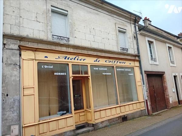 MAYET, centre ville, Ensemble maison et commerce.