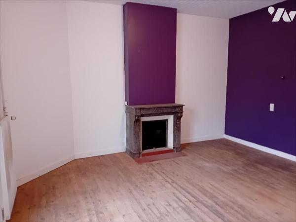 MAYET, centre ville, Ensemble maison et commerce.