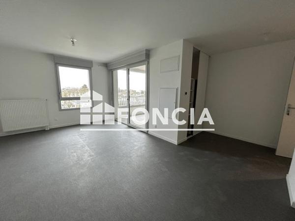 Location Appartement 2 pièces 43 m² - 4 RUE JEAN JAURES Colombelles 14460