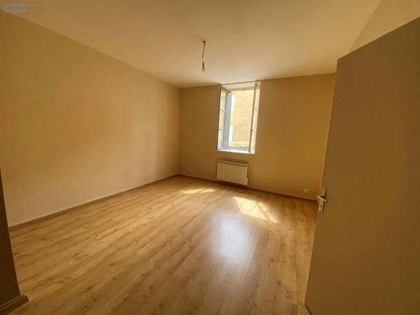 Location - Appartement Cluny 71250 2 pièces 55 m 2