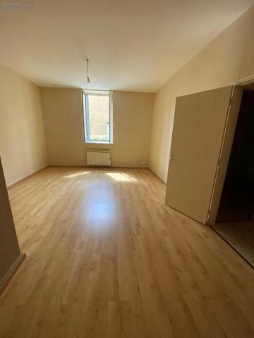 Location - Appartement Cluny 71250 2 pièces 55 m 2