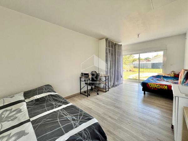 Maison Salles 126m² 4 chambres avec piscine sur 1032m² de terrain