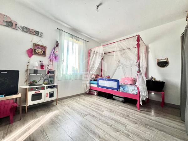 Maison Salles 126m² 4 chambres avec piscine sur 1032m² de terrain