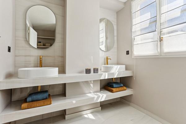 Paris 8ème - Les Jardins de Friedland - Calme - 5 pièces - Refait à neuf