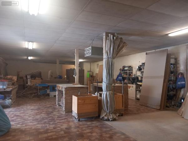 Local mixte (Pro/Hab) à vendre à Murat dans le Cantal (15300), ref : FG/2217