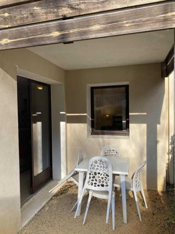 Appartement - Les eyzies Appartement 2 chambres – Résidence de vacances, idéal pour investissement, sous bail commercial jusque fin 2029