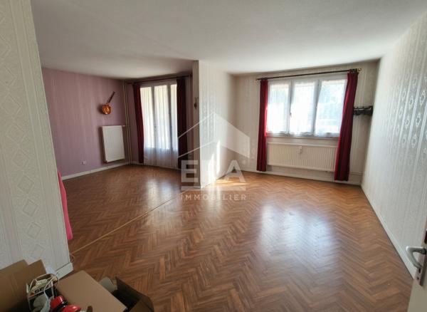 Appartement Dole 4 pièce(s) 79.78 m2, balcon/terrasse, cave, ascenceur, place de parking