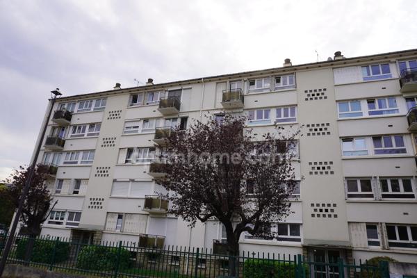 Appartement à vendre 4 pièces LE BOURGET (93) de 4 pièces / 2 chambres - 69 m2 - 223 000 € FAI