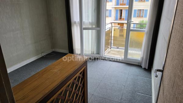 Appartement à vendre 4 pièces LE BOURGET (93) de 4 pièces / 2 chambres - 69 m2 - 223 000 € FAI