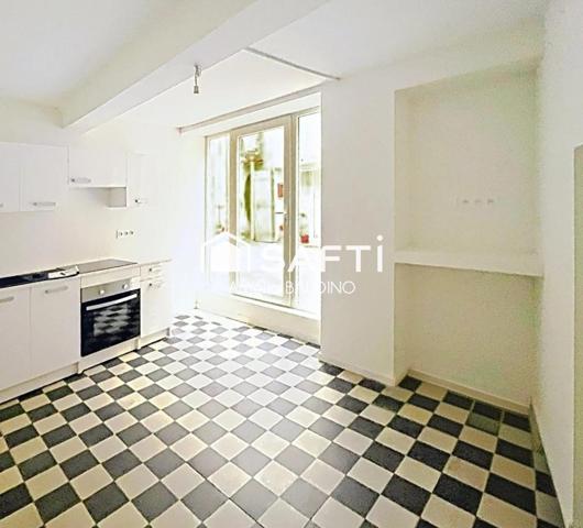 bel appartement rénové avec goût et qualité.