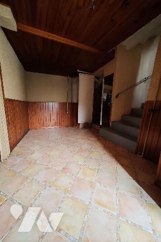 Plein centre de VERTAIZON proche commerces et école - L'étude vous propose cette maison de bour...