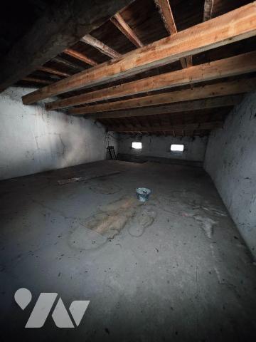 Plein centre de VERTAIZON proche commerces et école - L'étude vous propose cette maison de bour...