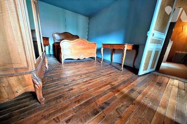 Plein centre de VERTAIZON proche commerces et école - L'étude vous propose cette maison de bour...