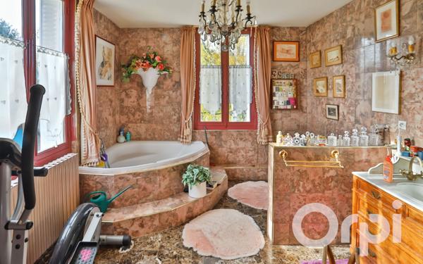 Maison à vendre    7 pièces • 271,23 m2 Chaumont-en-Vexin