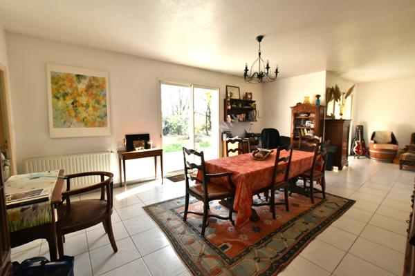 Maison lumineuse avec grand terrain ? Confort et sérénité à l'est de Bergerac !