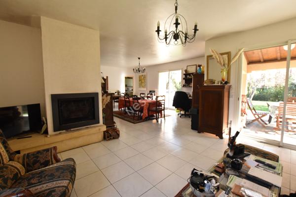 Maison lumineuse avec grand terrain ? Confort et sérénité à l'est de Bergerac !