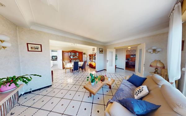 Maison à vendre    6 pièces •  Villenave-d'Ornon