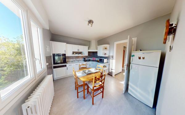 Maison à vendre    6 pièces •  Villenave-d'Ornon