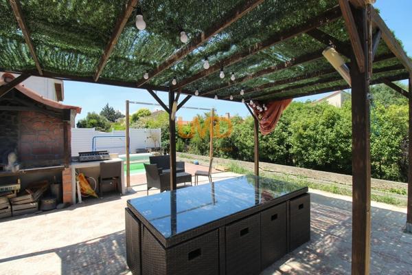 Villa avec piscine , garage et T2 indépendant