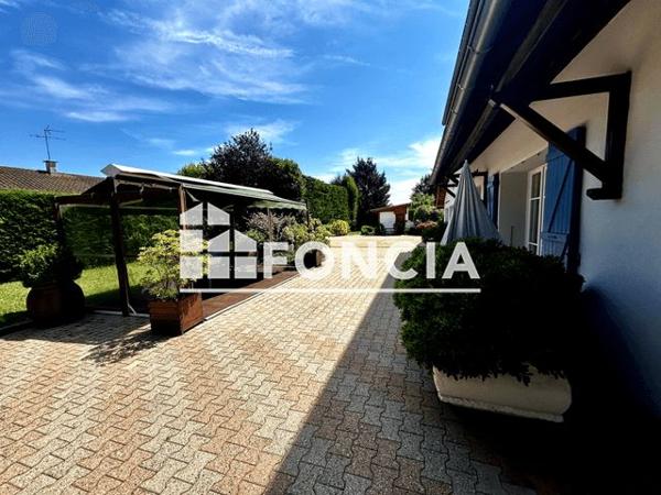 À vendre Maison 5 pièces 250 m² - Saint-denis-lès-bourg 01000