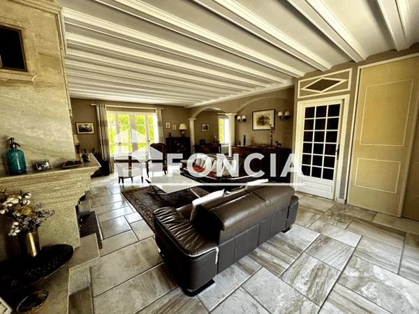 À vendre Maison 5 pièces 250 m² - Saint-denis-lès-bourg 01000