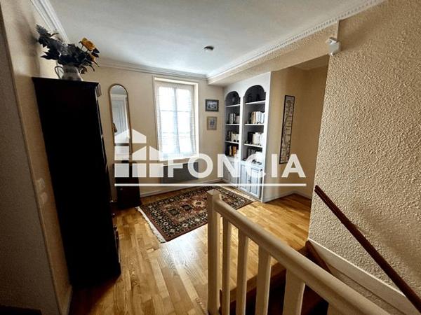 À vendre Maison 5 pièces 250 m² - Saint-denis-lès-bourg 01000