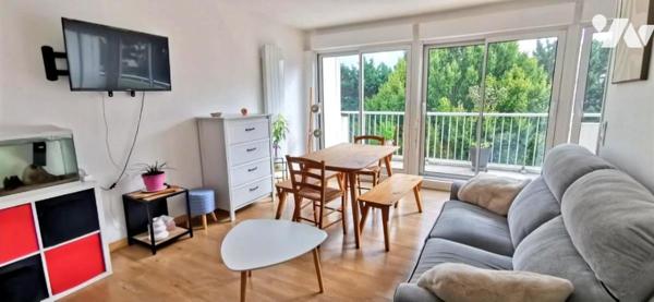 ARRAS - Appartement de type 1 bis avec parking en excellent état avec balcon sud